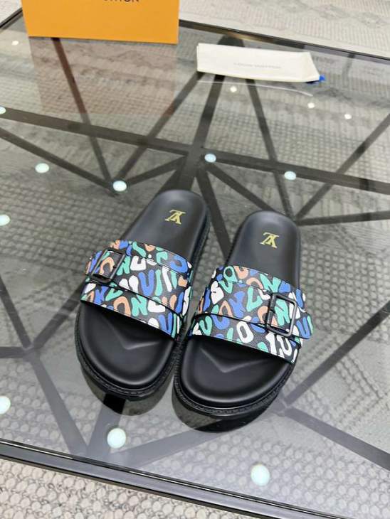 Picture of Louis Vuitton Slippers _SKULVsz38-46jyh0529836